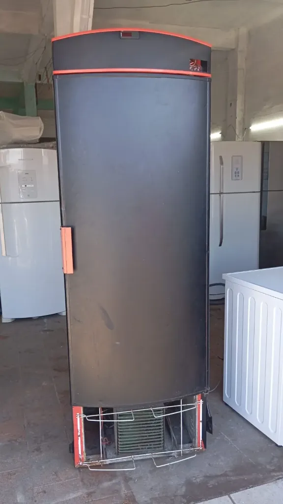 Expositor Vertical Metalfrio Kaiser K VN44C 387 L 220 V