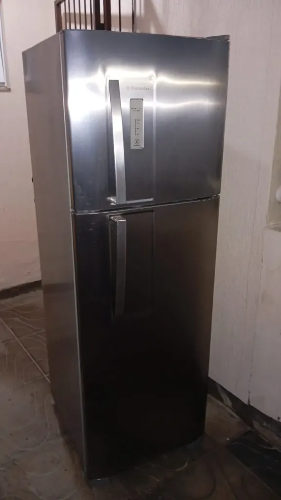 Geladeira Electrolux Inox Frost Free DFX42 370 L 127 V