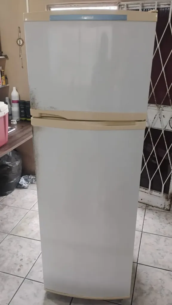 Geladeira Consul Combinado CRD40ABANA 362 L 127 V